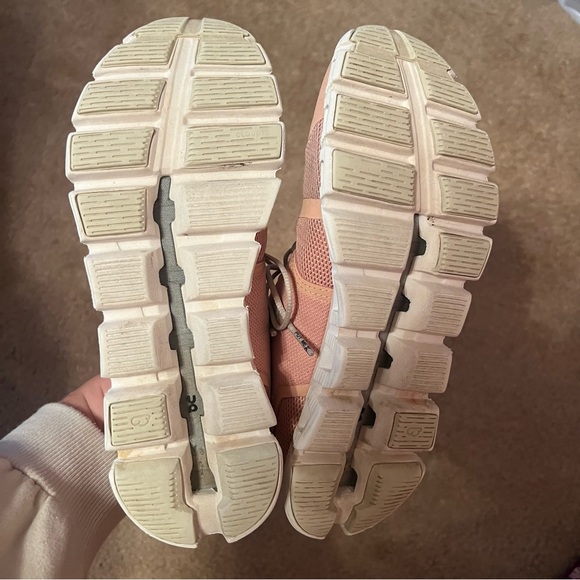 On Running Cloud 5 Rose Shell Running Shoes Size 8 Women's - Picture 5 of 7
